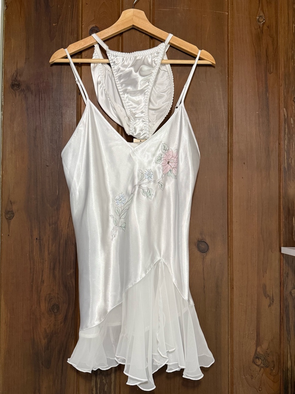 vintage Y2K-era Secret Treasures white satin chemise and matching panty set  NWT